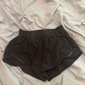 Lululemon Hotty Hot Shorts 2.5